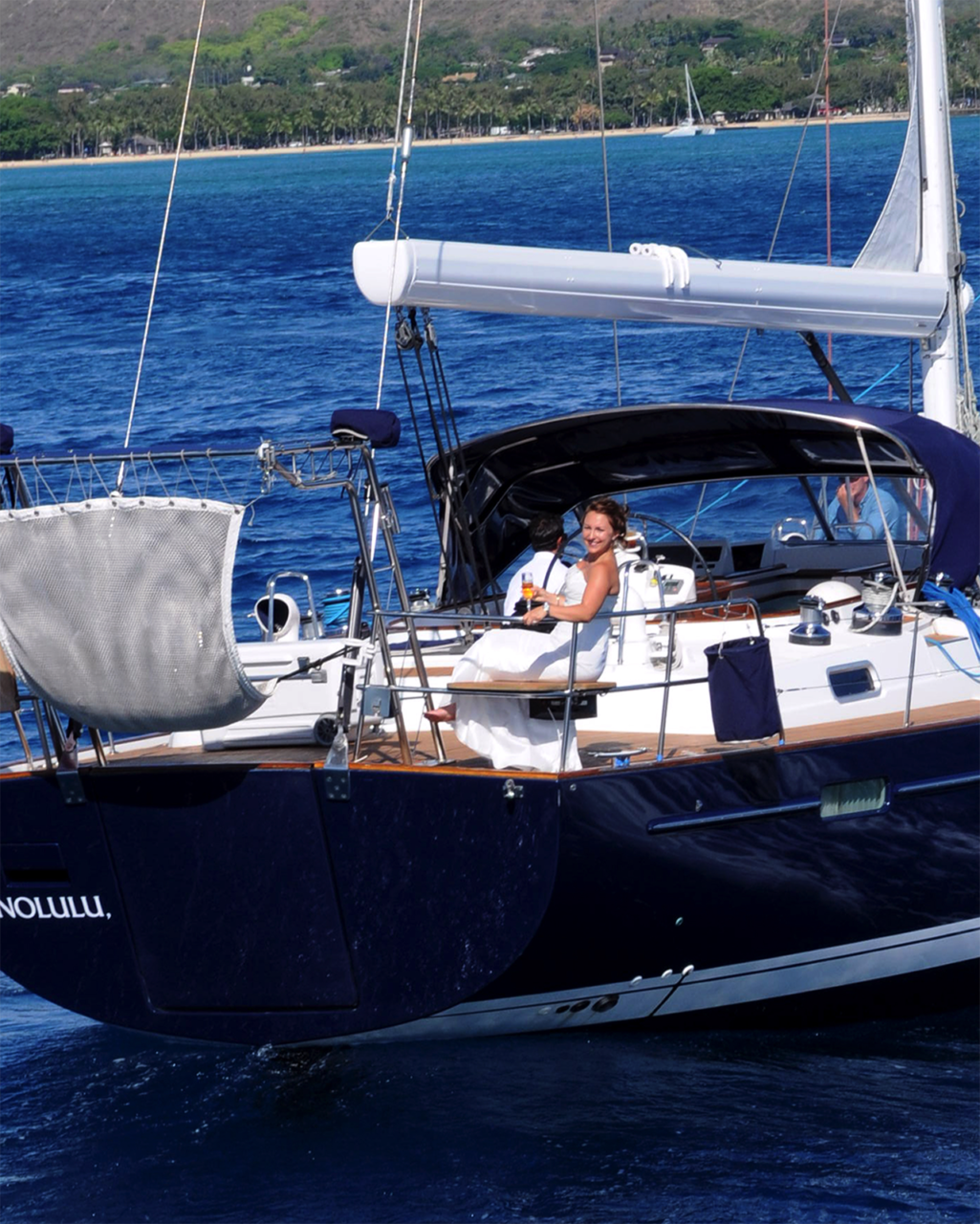 Waikiki-Yacht-Vanessa-Sailing-4